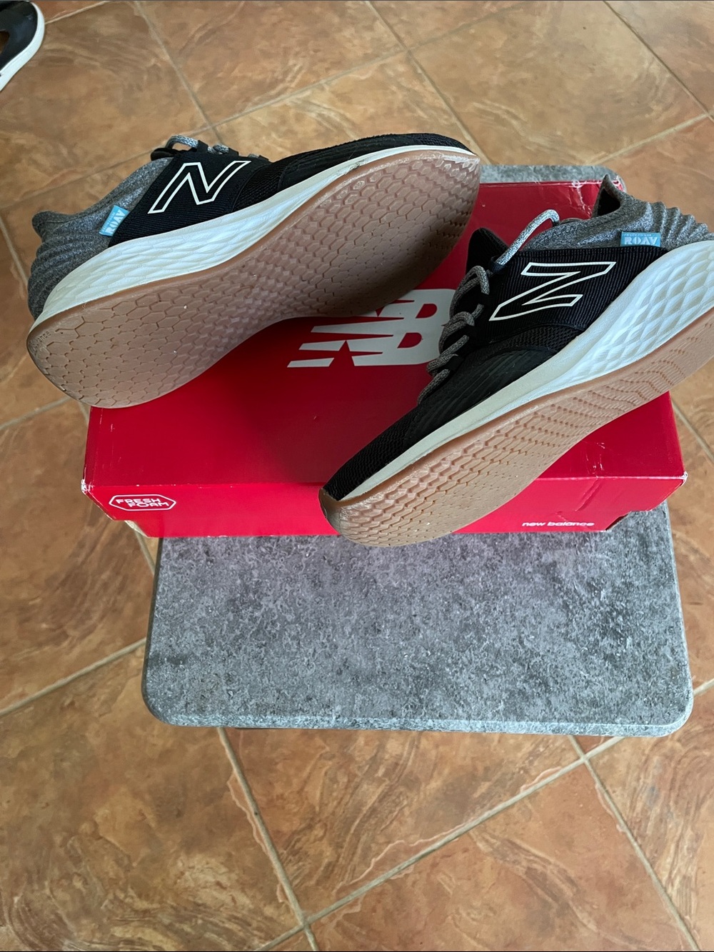 New Balance Black & Gray Women's Athletic Sneakers - Picture 4 of 7